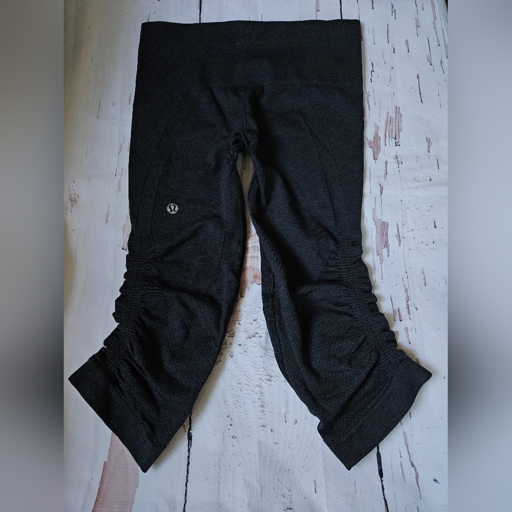 Lululemon Athletica Women's Black Athletic Bike 3/4 Leggings Size 2